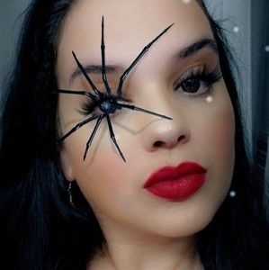 Meet your Posher, Evelyn